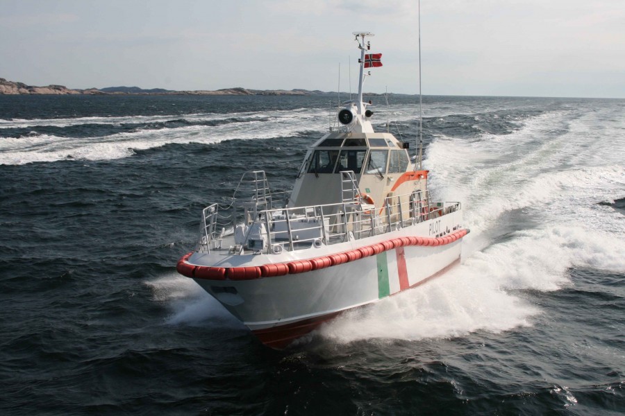 Pilot 17m - Fast and Flexible Pilot 17m - Fast and Flexible